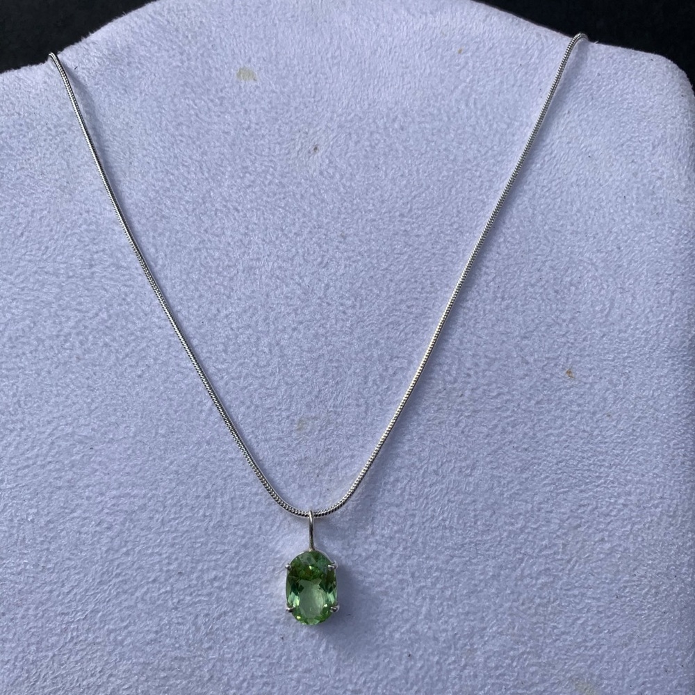 Paridot Gemstone Silver Pendent with Chain